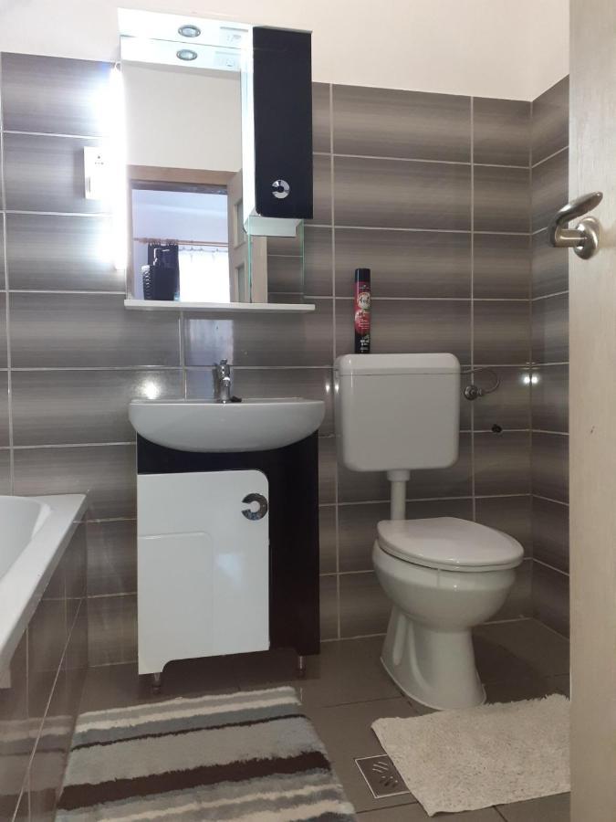 Oazis Apartman Sarospatak Luaran gambar