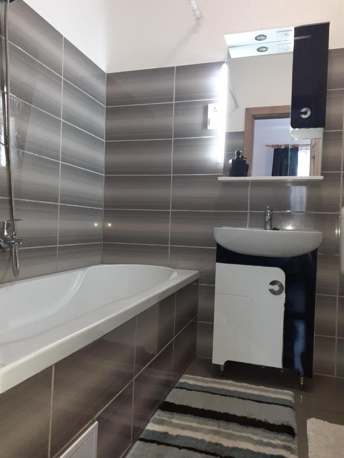 Oazis Apartman Sarospatak Luaran gambar