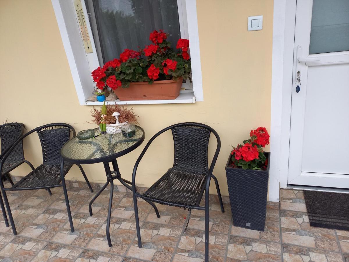 Oazis Apartman Sarospatak Luaran gambar