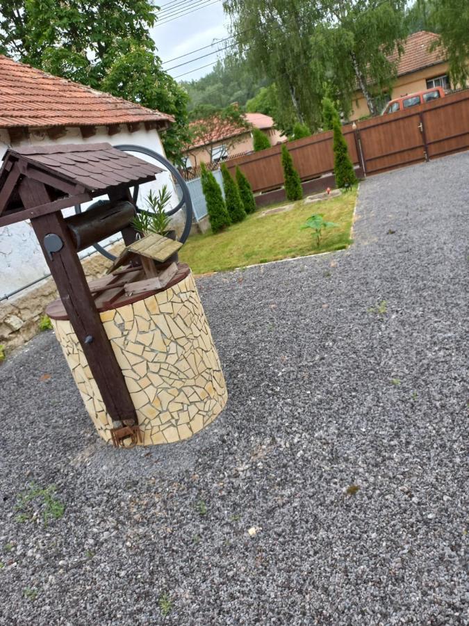 Oazis Apartman Sarospatak Luaran gambar