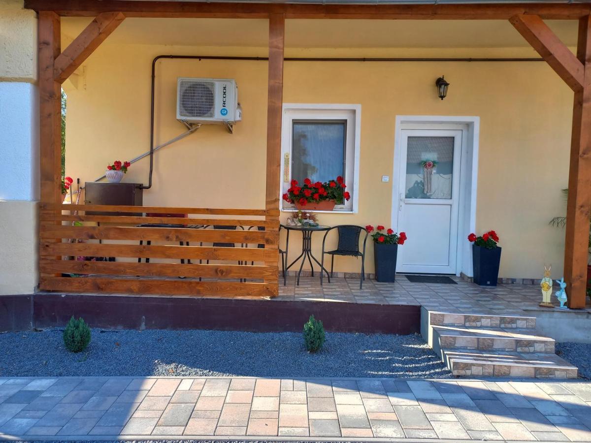 Oazis Apartman Sarospatak Luaran gambar