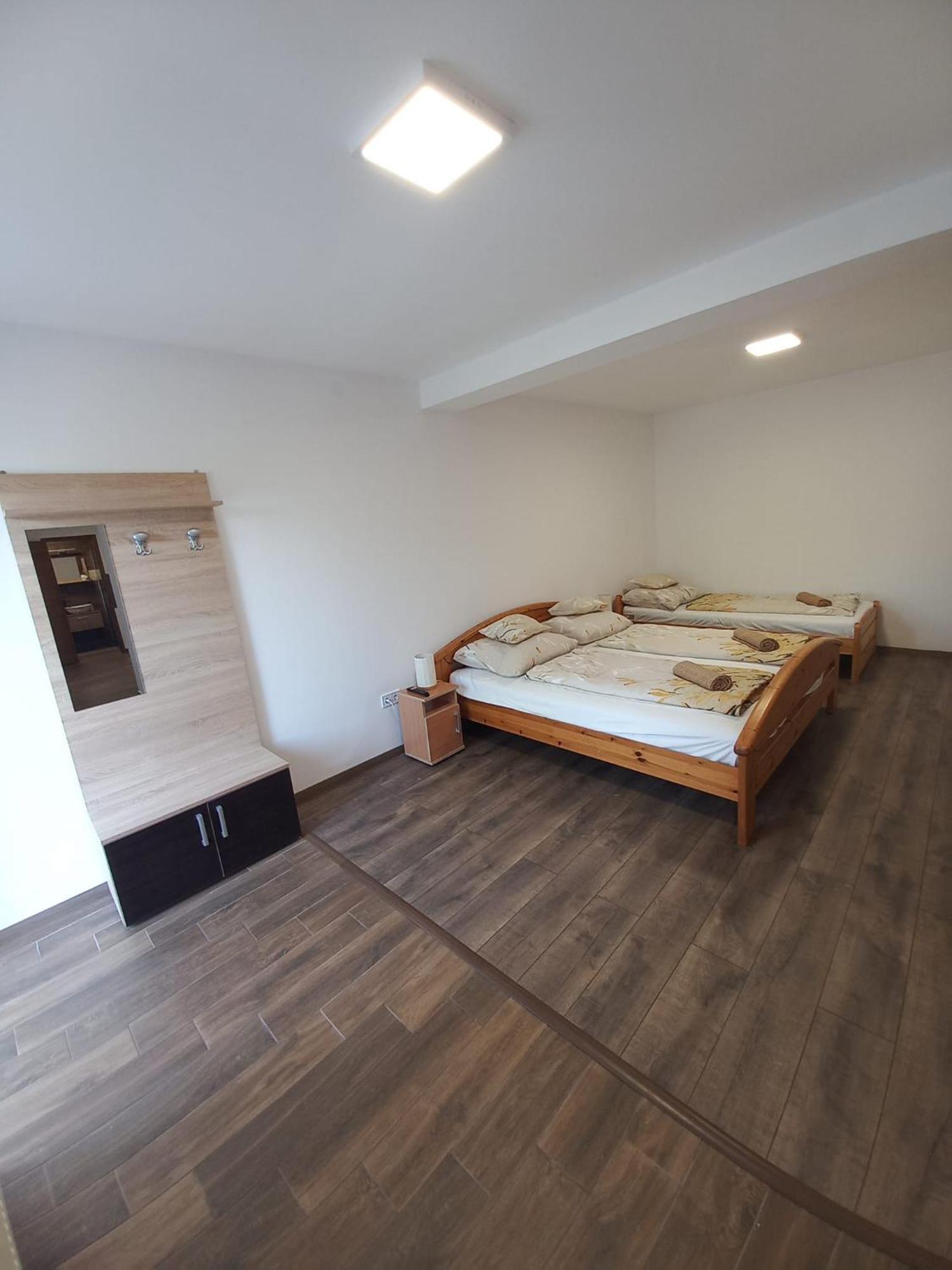 Oazis Apartman Sarospatak Luaran gambar